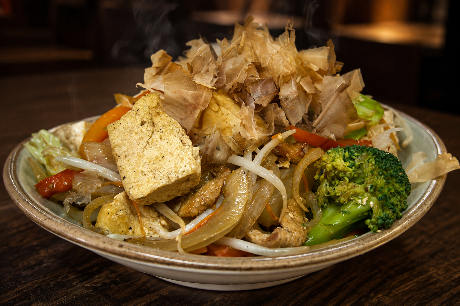 Tofu Champuru, salteado clásico okinawense con tofu y vegetales